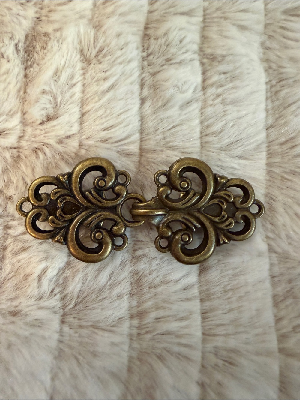 Bronze/Brass Look Sweater/Kimono/Wrap Clip